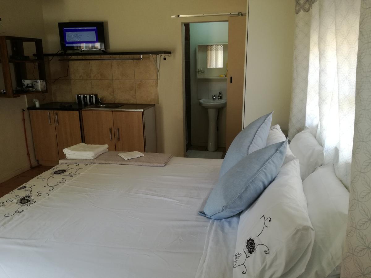 MulMas Guest House Pretoria-Noord Extérieur photo